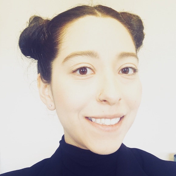 Meet your Posher, Sandy - Picture 2 of 7